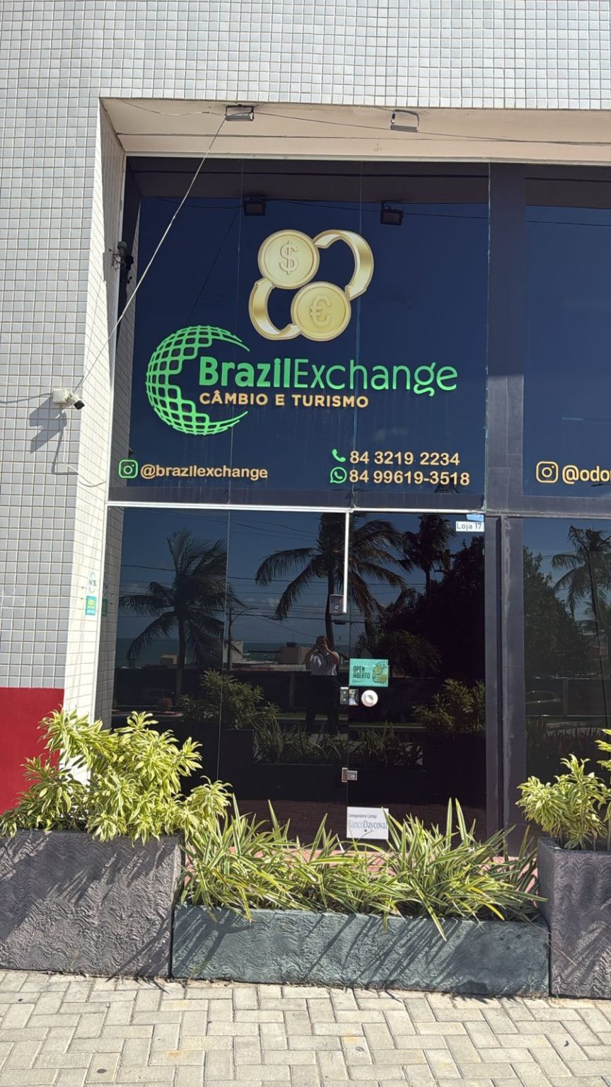 Fachada da loja Brazil Exchange em Ponta Negra, Natal-RN